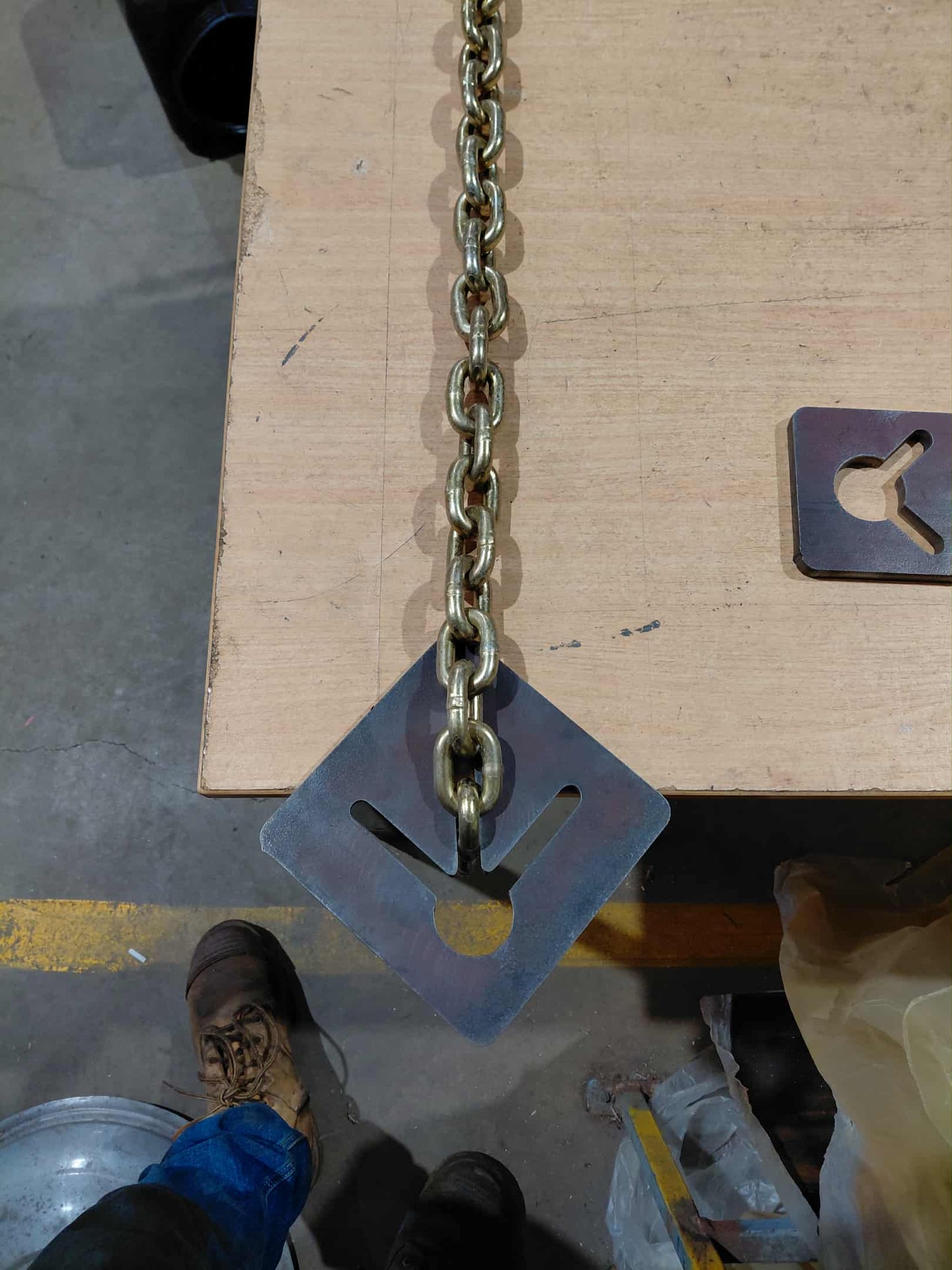 chain grab plate